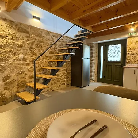 Taya Stone Loft Apartmán
